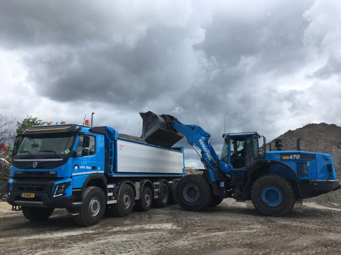 Grondbank Lisse - shovel