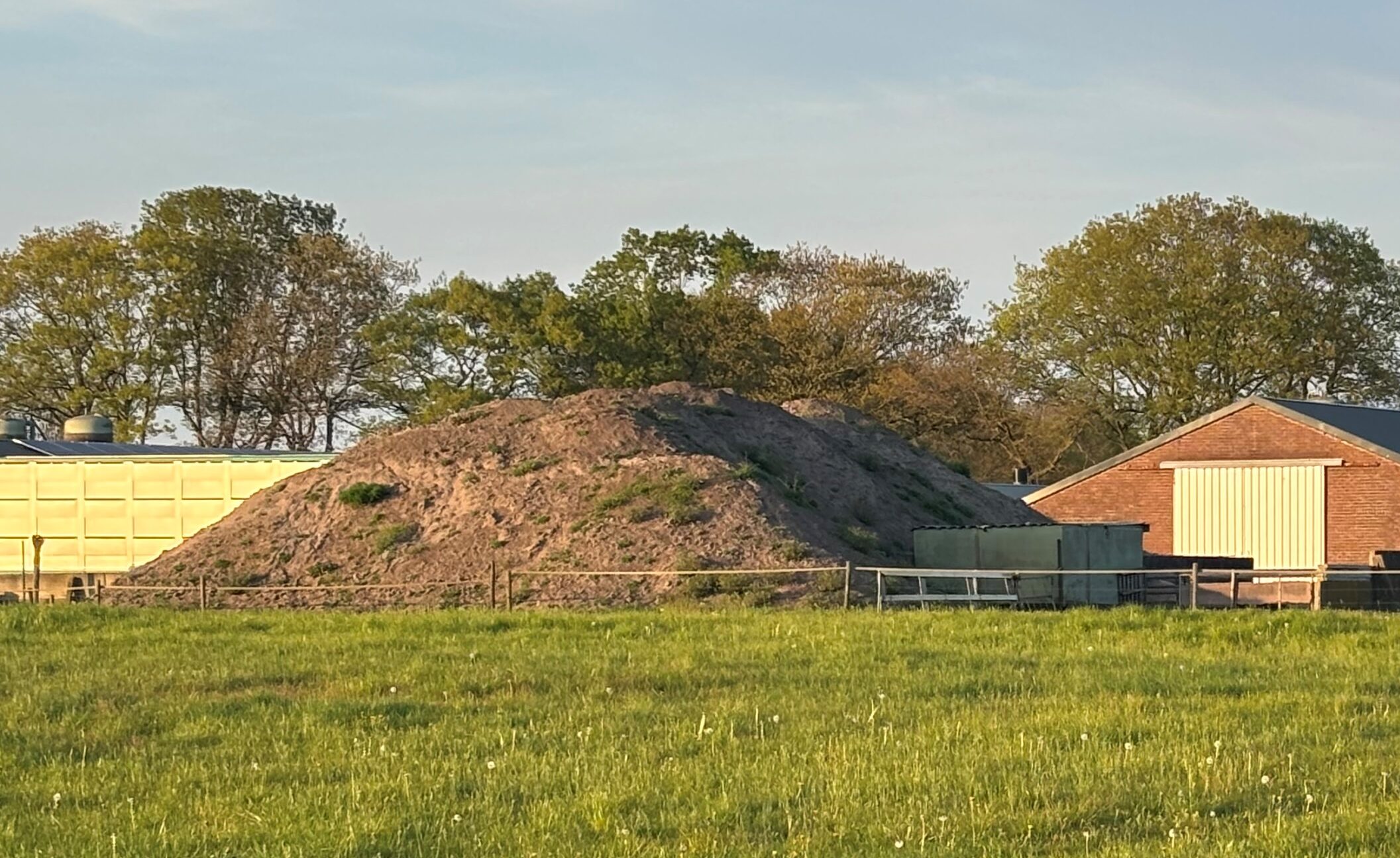 Levering zwarte grond na sloop stallen